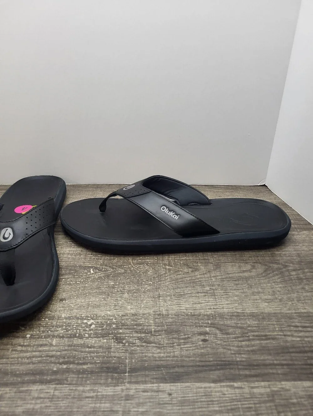 OLUKAI Pili Men's Leather Sandals Sleek Versatile Comfortable Mens Sz 14 New
